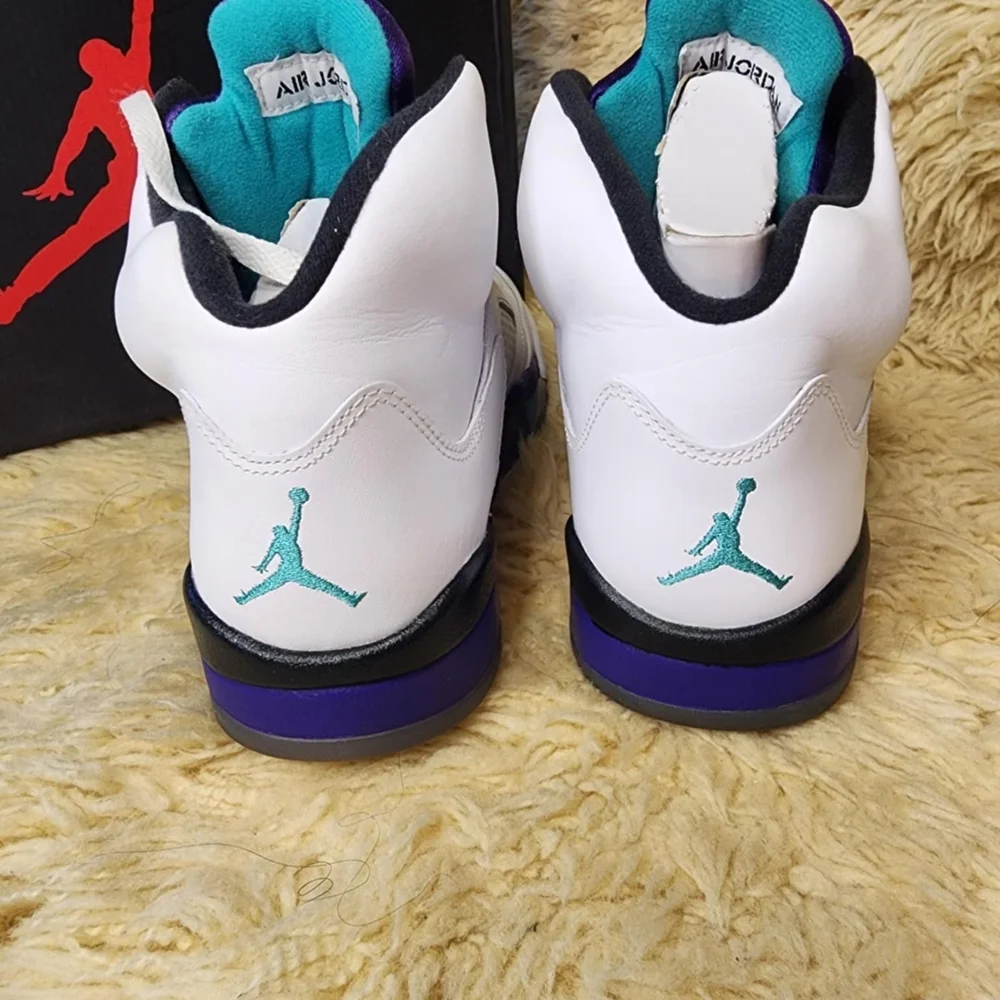Jordan Sneakers with White and Teal Accents‎